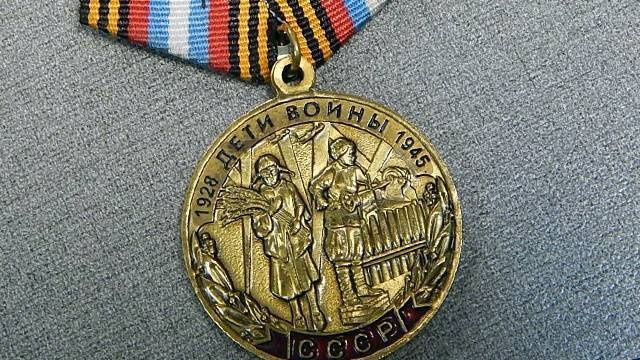 В Сызрани первоклассница разыскивает человека, потерявшего медаль 9 Мая