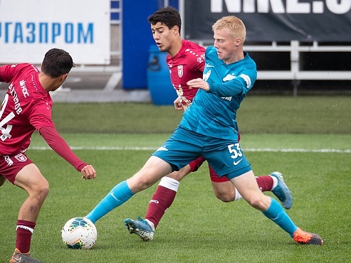 Четверо футболистов «Зенита» вызваны в юношескую сборную России