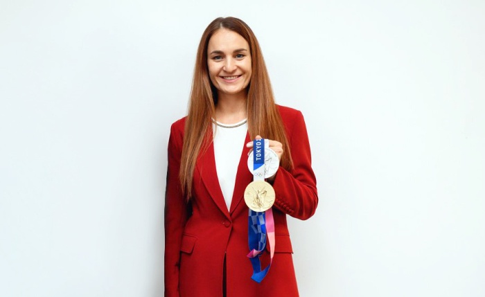 Как поменять танцы на саблю и победить: олимпийская чемпионка Софья Великая рассказала о своей жизни