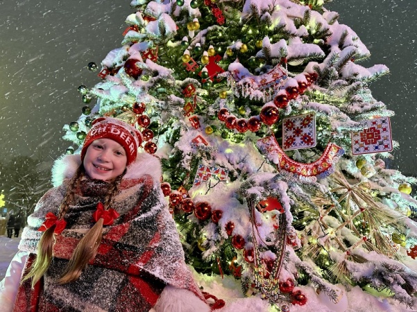 Ксюша Косичкина совершила новогоднее путешествие по России, не выезжая из Москвы