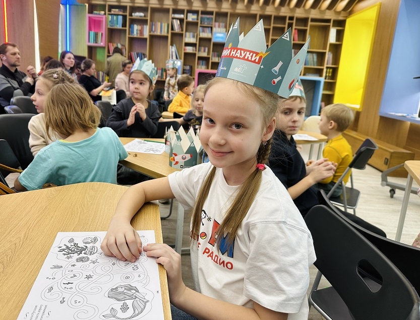 Ксюша Косичкина на празднике ко Дню российской науки